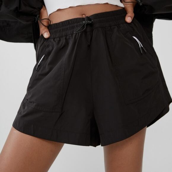 2/$30 Zara Water Repellent Athletic Shorts Black Zipper Pocket Drawstring Size M - Picture 1 of 12